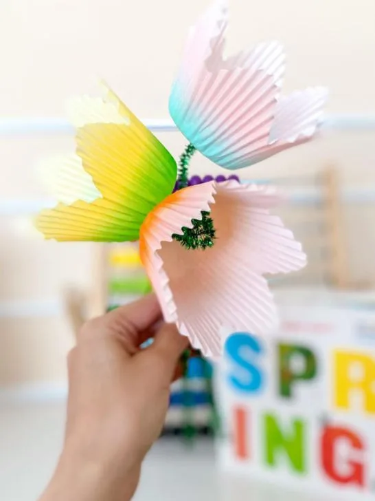 10 Creative Cupcake Liner Crafts for Kids