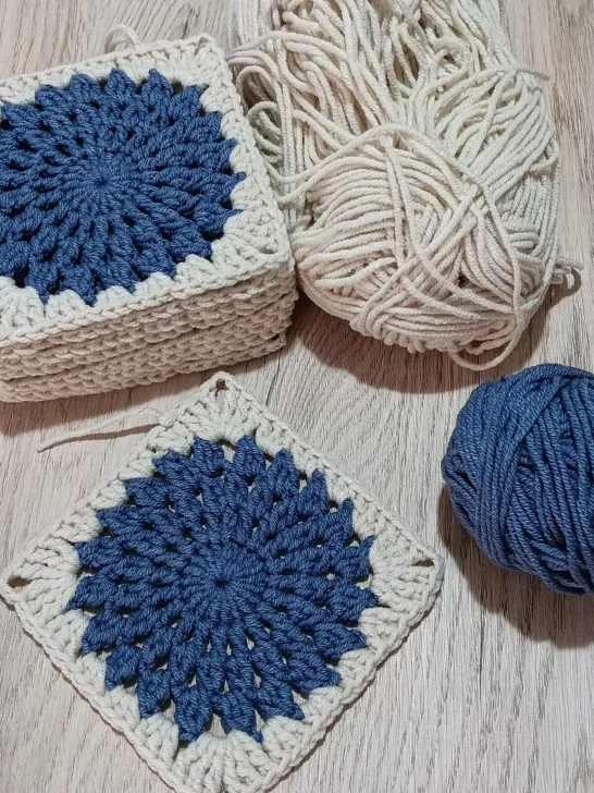 15 Easy Crochet Ideas for Beginners (With Pictures!)